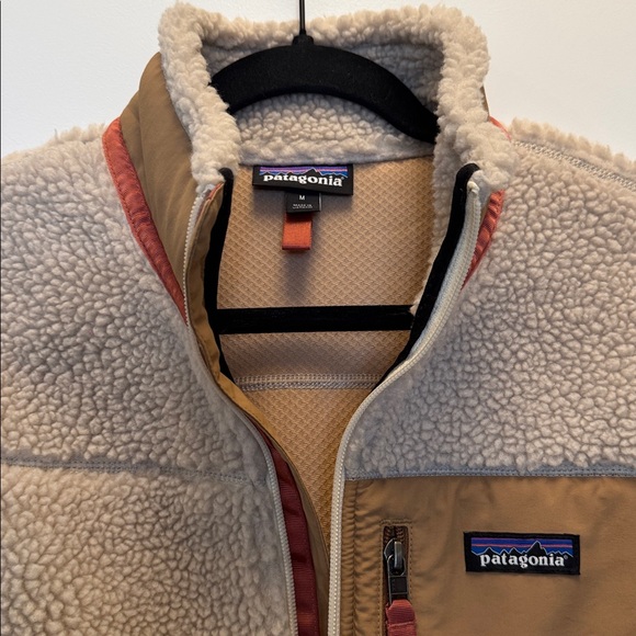M women’s Classic Retro-X Patagonia jacket - Picture 2 of 2